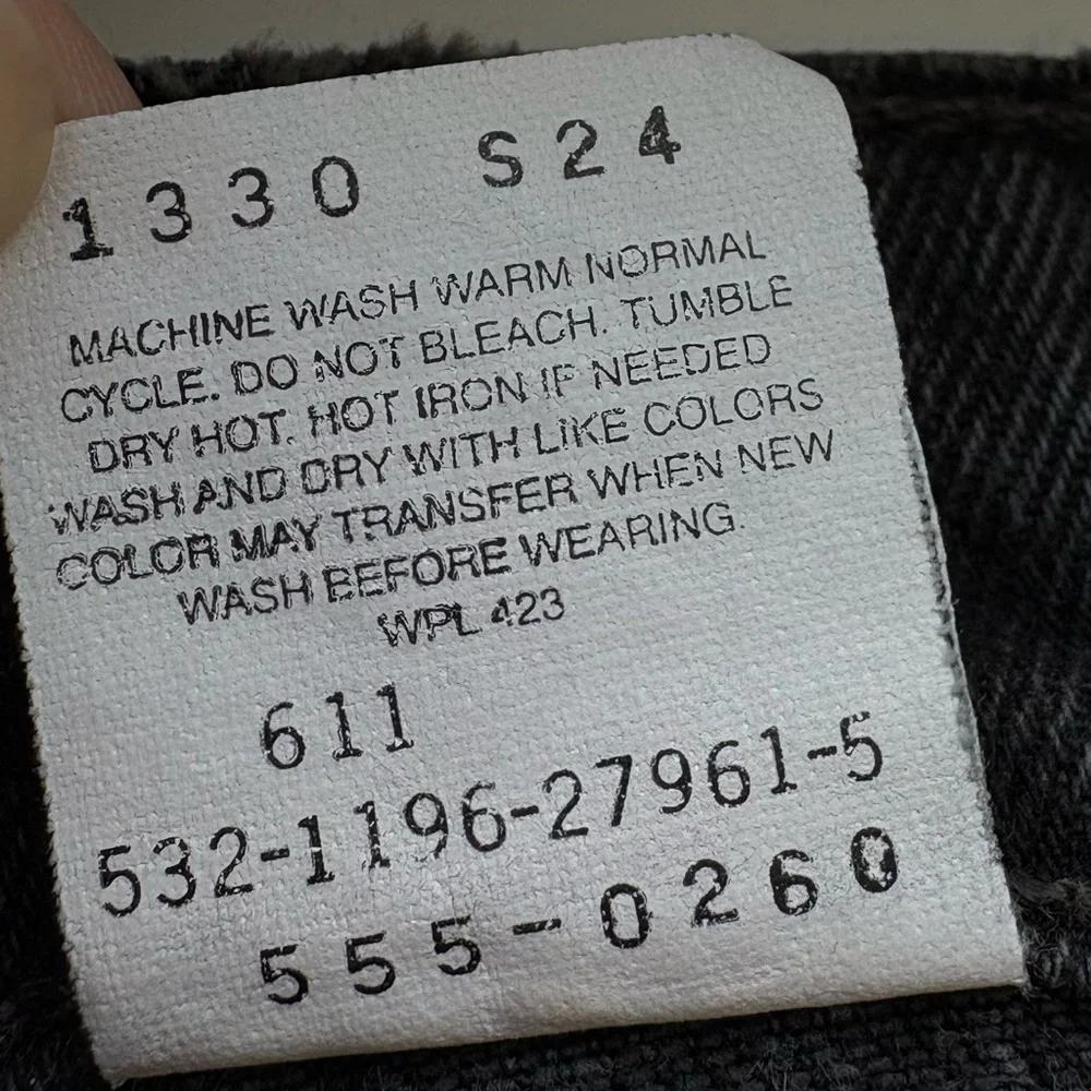 Vintage Levi’s 555 Relaxed Fit Straight Leg Jeans Black Denim Made in USA 38X32